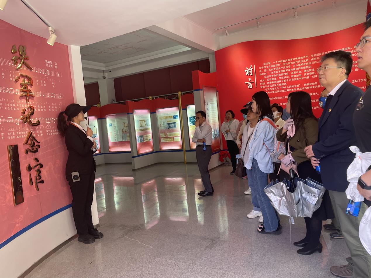 院旗合影1 院旗合影1